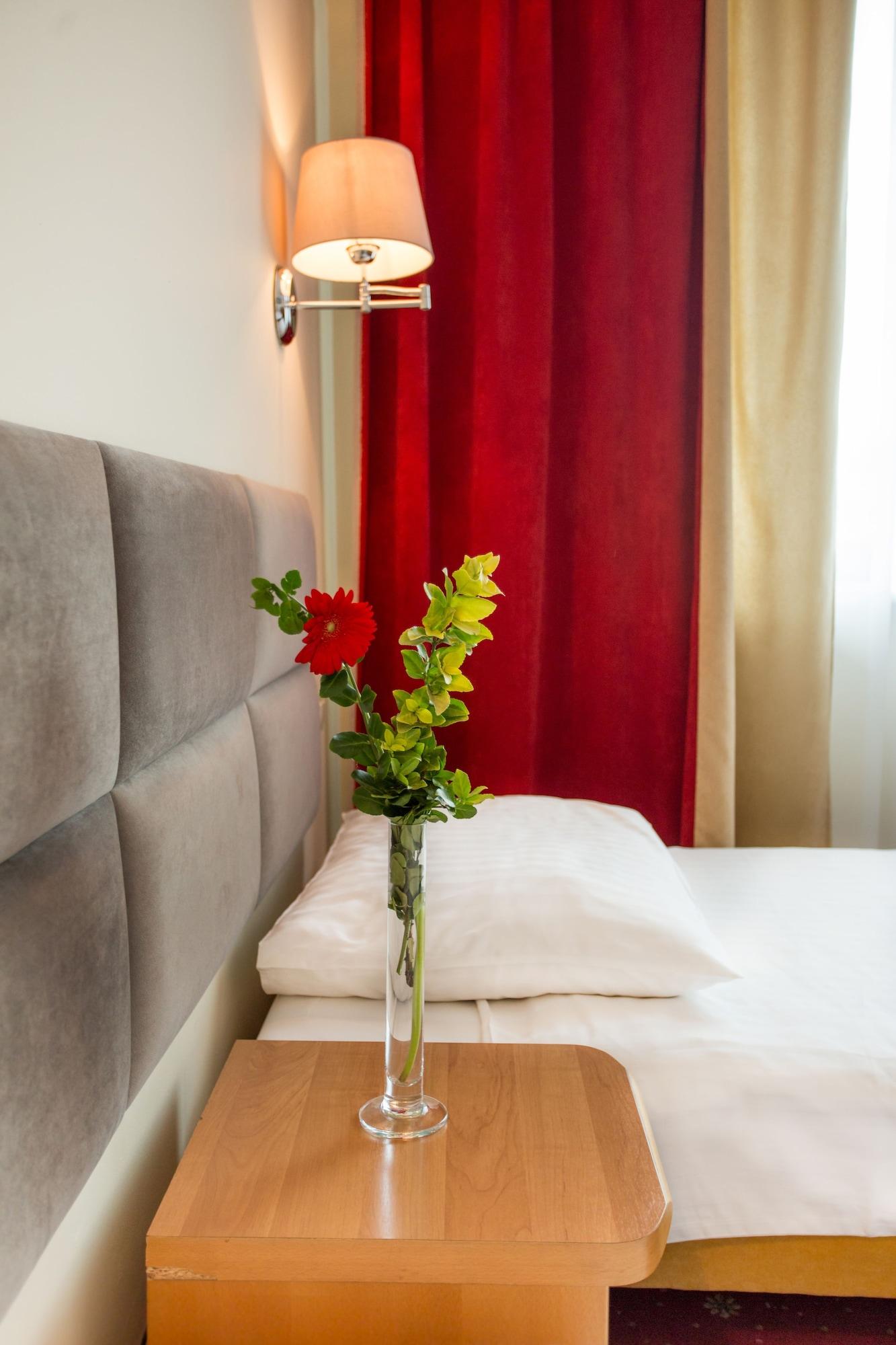 Hotel Orient كراكوفيا المظهر الخارجي الصورة