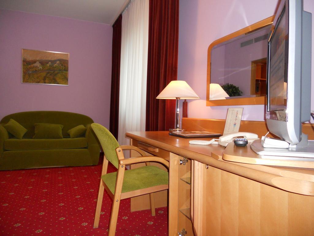 Hotel Orient كراكوفيا المظهر الخارجي الصورة