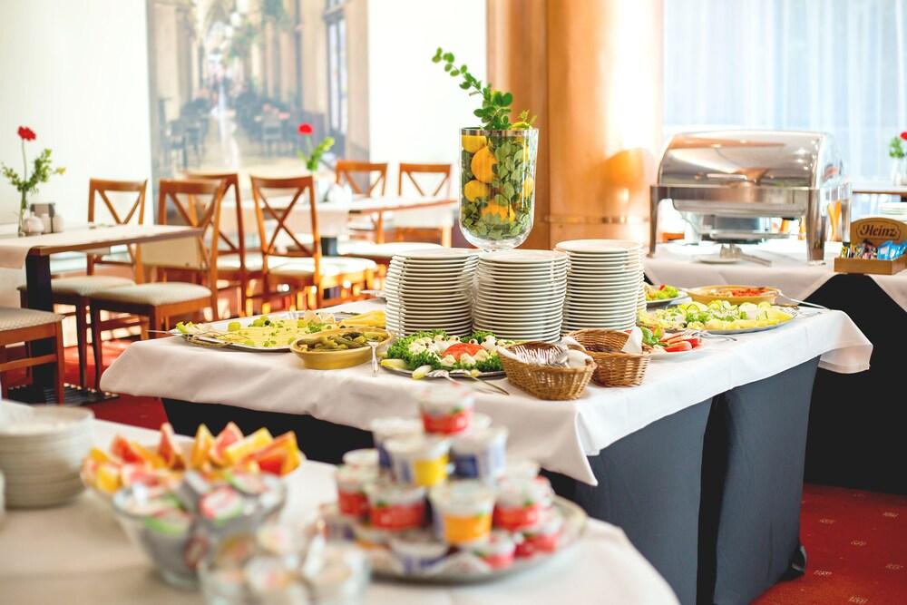 Hotel Orient كراكوفيا المظهر الخارجي الصورة