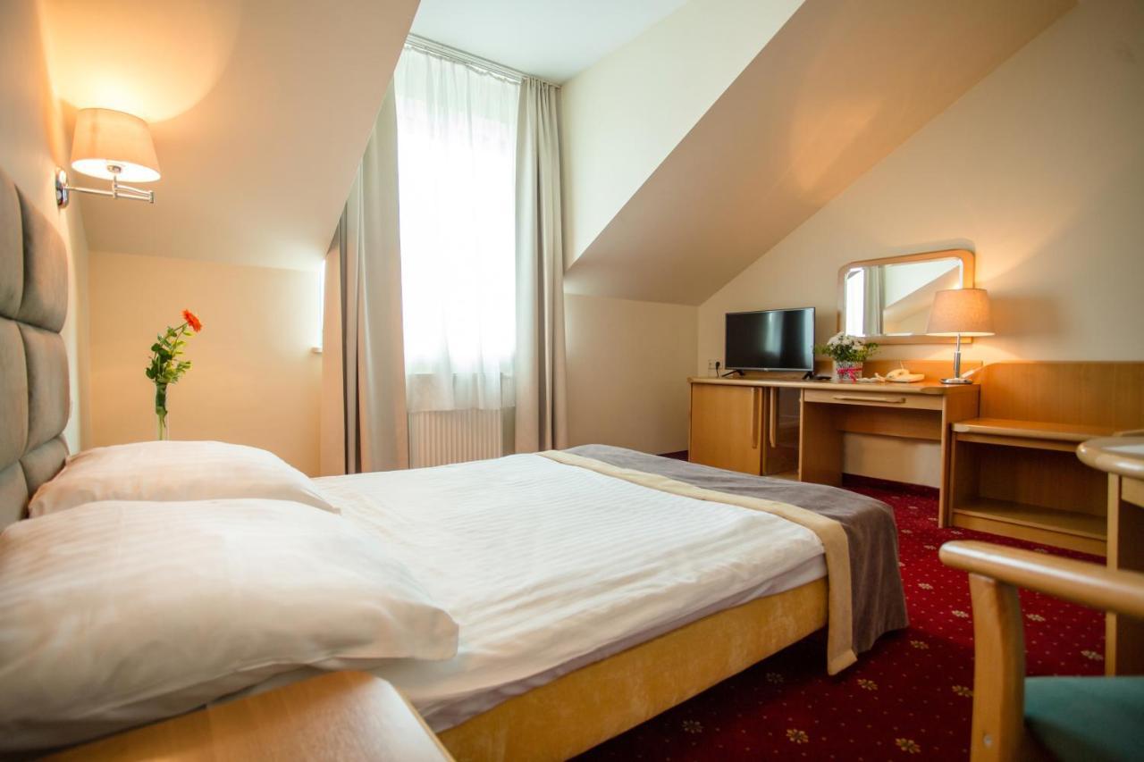 Hotel Orient كراكوفيا المظهر الخارجي الصورة